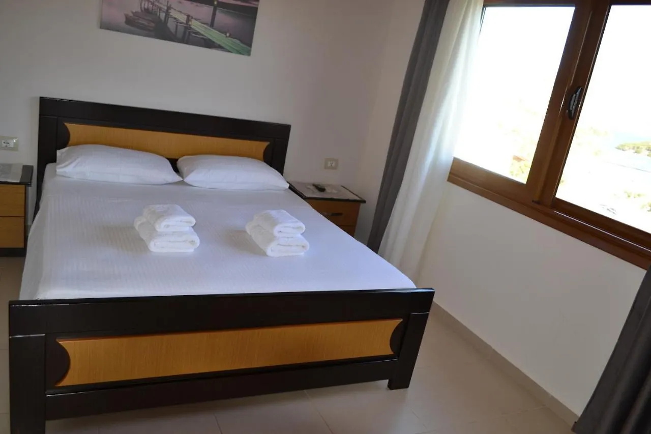Ksamil Apartments 0*,