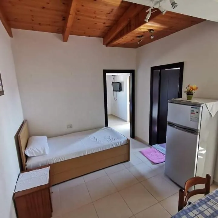 Ksamil Apartments 0*,