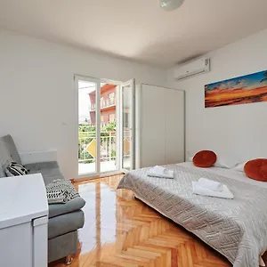 https://apartman-draga-trogir.hotels-in-trogir.com